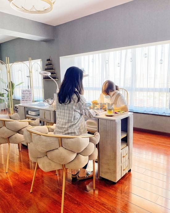 用一双美丽的思足去行走江湖—Uni salon3MilkSeek都市体验网