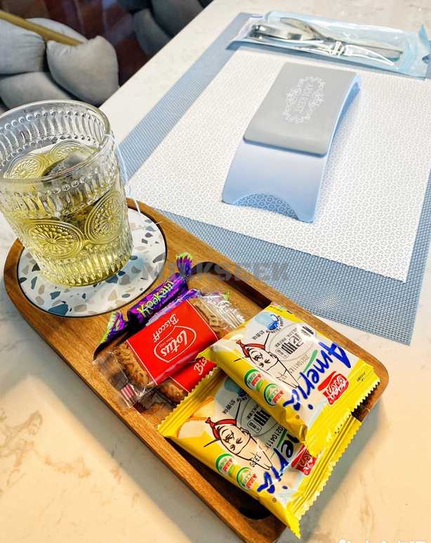 用一双美丽的思足去行走江湖—Uni salon4MilkSeek都市体验网