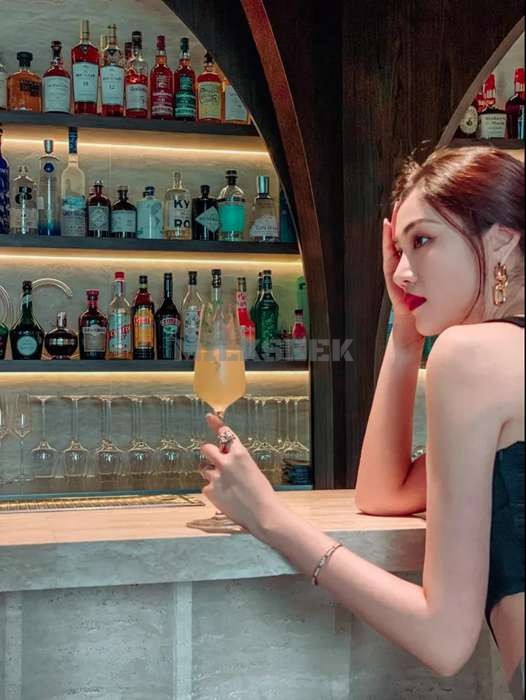 三里屯养生保健餐厅里氛围感十足的餐吧–Some Some cocktail&kitchen2MilkSeek都市体验网