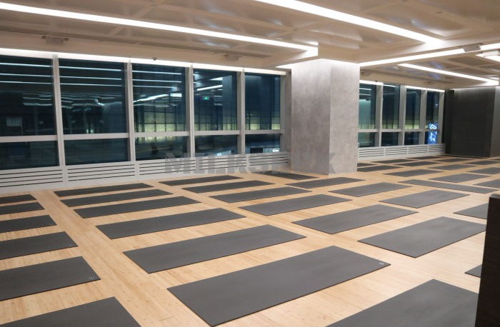 北京养生保健瑜伽带给我放松与平静–PURE Yoga(华贸购物中心店)1MilkSeek都市体验网